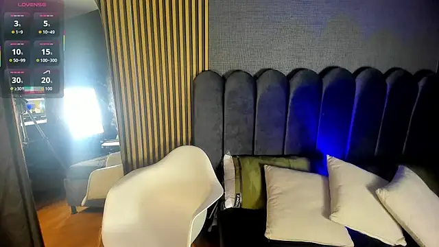 Snapshot of Gina_77 chatting on 4, 11, 2025 Gina 77 online show from 4, 11, 2025