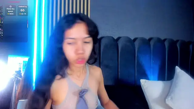 Snapshot of Gina_77 chatting on 13, 11, 2025 Gina 77 online show from 13, 11, 2025