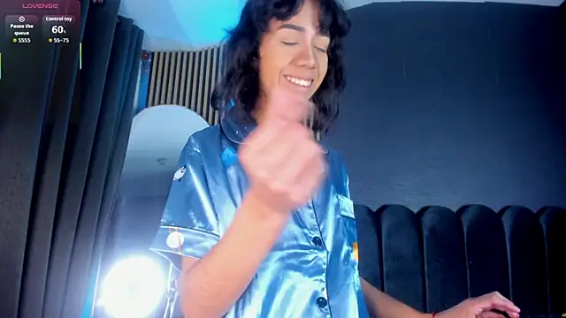 Snapshot of Gina_77 chatting on 20, 11, 2025 Gina 77 online show from 20, 11, 2025