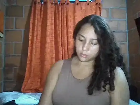 Snapshot of AnaisVelvet11 chatting on 30, 9, 2025 AnaisVelvet11 online show from 30, 9, 2025