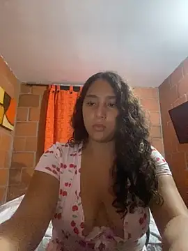 Snapshot of AnaisVelvet11 chatting on 22, 10, 2025 AnaisVelvet11 online show from 22, 10, 2025