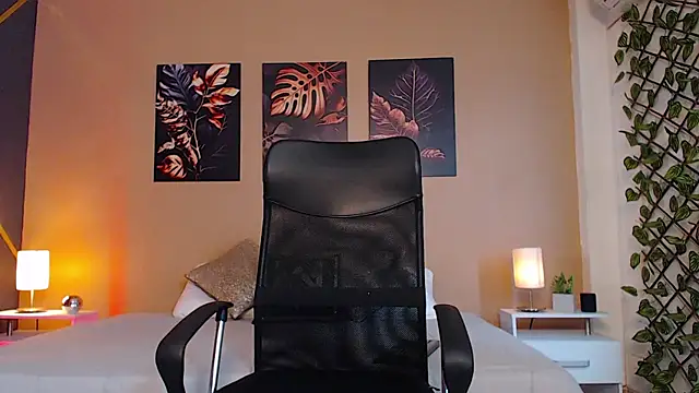 Snapshot of ChristopherBlack_ chatting on 14, 10, 2025 ChristopherBlack  online show from 14, 10, 2025