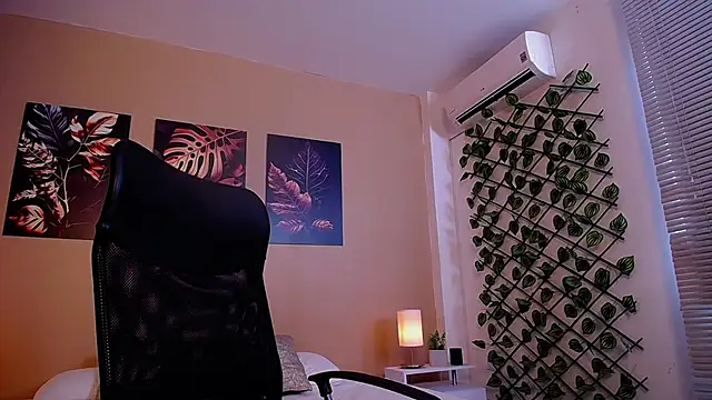 Snapshot of ChristopherBlack_ chatting on 5, 11, 2025 ChristopherBlack online show from 5, 11, 2025