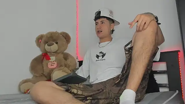 Snapshot of Mateo_Escobar chatting on 5, 11, 2025 Mateo Escobar online show from 5, 11, 2025