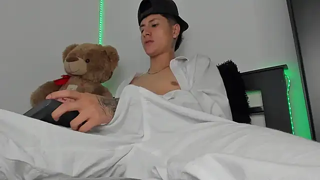 Mateo Escobar online show from 19, 11, 2025