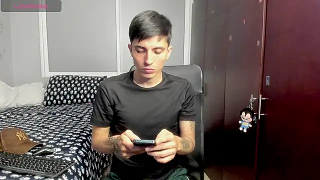 Snapshot of Noxx_starkK chatting on 16, 11, 2025 Noxx starkK online show from 16, 11, 2025