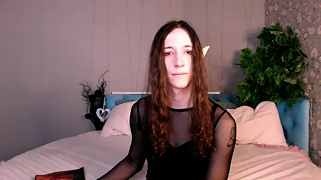 Snapshot of SilverMuse chatting on 16, 12, 2025 SilverMuse online show from 16, 12, 2025