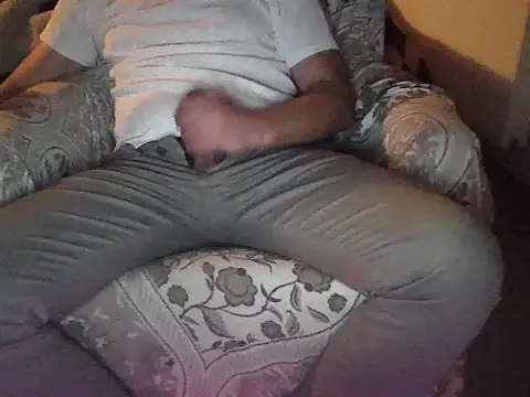 Snapshot of eefeeksr11 chatting on 20, 12, 2025 eefeeksr11 online show from 20, 12, 2025