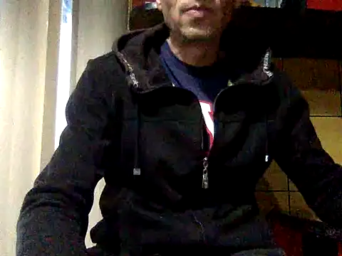 Snapshot of adiluci1 chatting on 12, 10, 2025 adiluci1 online show from 12, 10, 2025