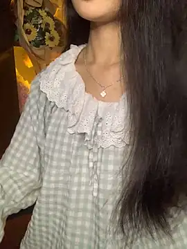 Snapshot of Nhinhi18 chatting on 8, 11, 2025 Nhinhi18 online show from 8, 11, 2025