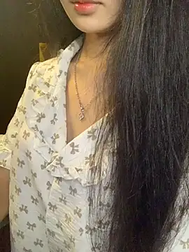 Nhinhi18 online show from 4, 4, 2026