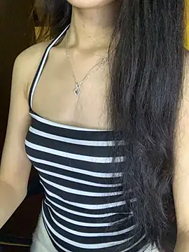 Snapshot of Nhinhi18 chatting on 4, 8, 2026 Nhinhi18 online show from 4, 8, 2026
