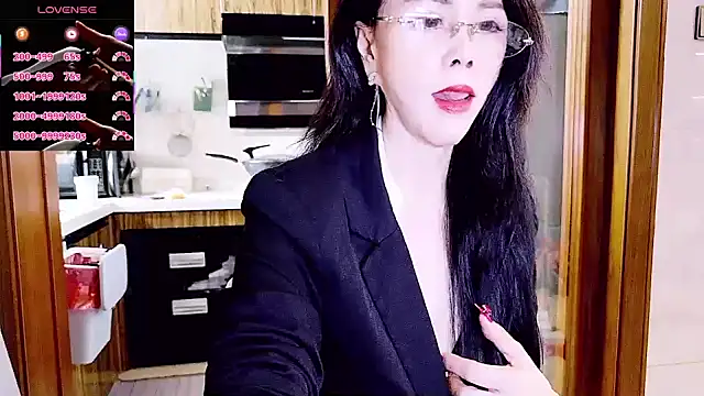 Snapshot of xinxinbabe chatting on 21, 10, 2025 xinxinbabe online show from 21, 10, 2025