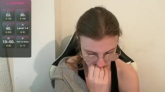 BustyKellyXXX online show from 12, 1, 2026