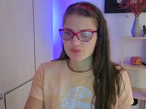 Camila-ventura online show from 16, 11, 2025