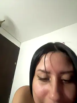 Snapshot of lucy_grey25 chatting on 5, 1, 2026 lucy grey25 online show from 5, 1, 2026