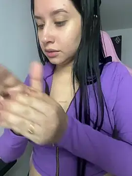 Snapshot of lucy_grey25 chatting on 4, 2, 2026 lucy grey25 online show from 4, 2, 2026