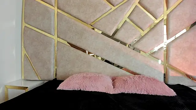 Snapshot of Zafiro_claire chatting on 4, 10, 2025 Zafiro claire online show from 4, 10, 2025