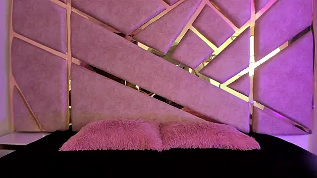 Snapshot of Zafiro_claire chatting on 21, 10, 2025 Zafiro claire online show from 21, 10, 2025