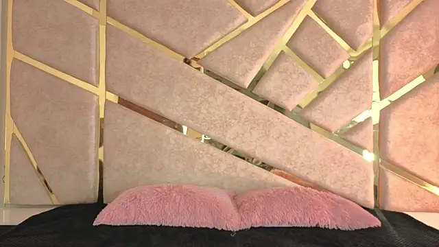 Snapshot of Zafiro_claire chatting on 16, 12, 2025 Zafiro claire online show from 16, 12, 2025