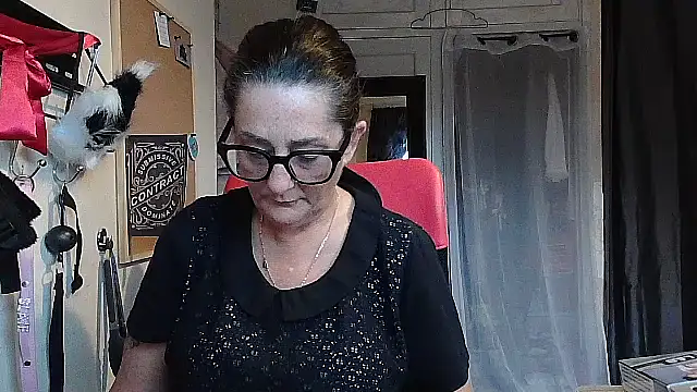 Snapshot of Mistress-Ivy51 chatting on 19, 10, 2025 Mistress-Ivy51 online show from 19, 10, 2025