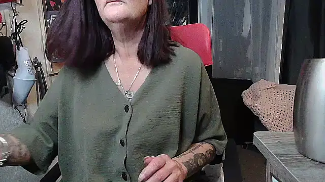 Snapshot of Mistress-Ivy51 chatting on 28, 10, 2025 Mistress-Ivy51 online show from 28, 10, 2025