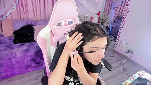 bunny curly online show from 18, 9, 2025