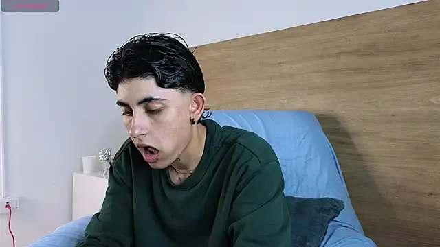 Stiven Benet  online show from 11, 9, 2025