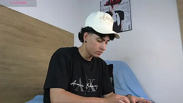 Stiven Benet  online show from 16, 9, 2025