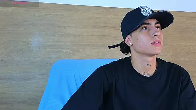 Stiven Benet  online show from 25, 9, 2025