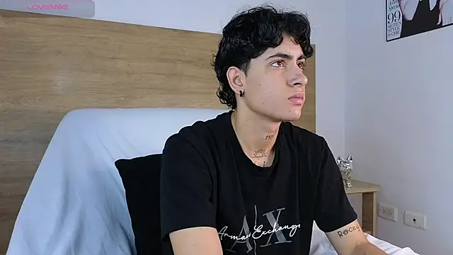 Stiven Benet  online show from 2, 10, 2025