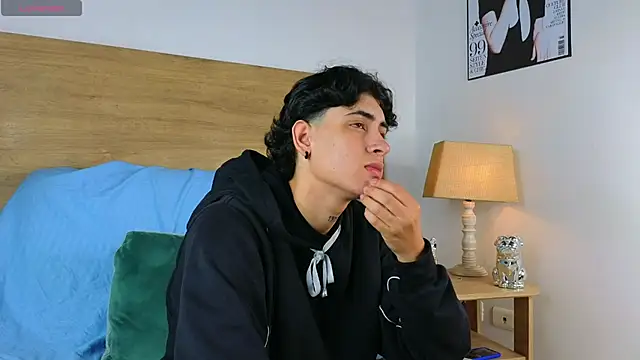 Stiven Benet  online show from 16, 10, 2025