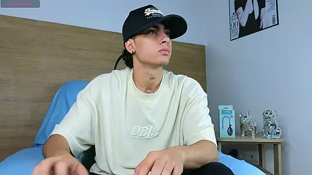 Stiven Benet  online show from 23, 10, 2025