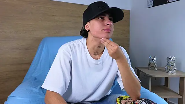 Stiven Benet  online show from 24, 10, 2025