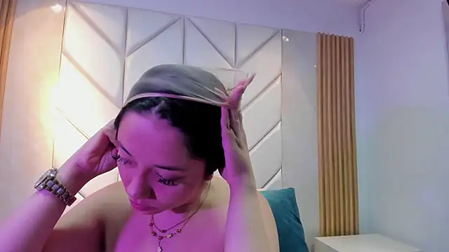 Snapshot of BarbieMonet chatting on 30, 10, 2025 BarbieMonet online show from 30, 10, 2025