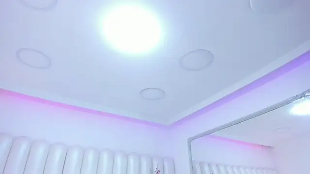 Snapshot of BarbieMonet chatting on 5, 11, 2025 BarbieMonet online show from 5, 11, 2025