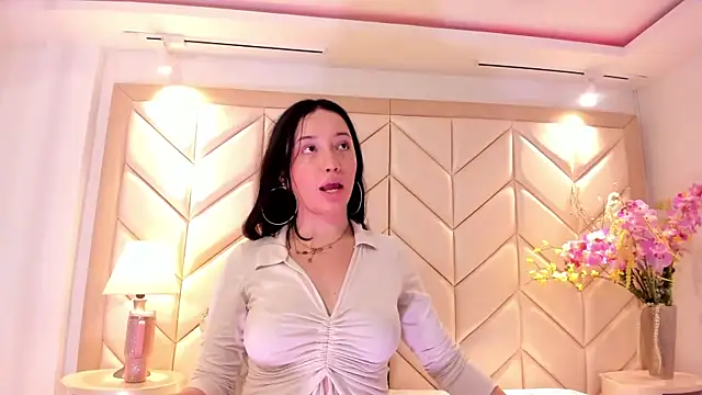 Snapshot of BarbieMonet chatting on 10, 11, 2025 BarbieMonet online show from 10, 11, 2025