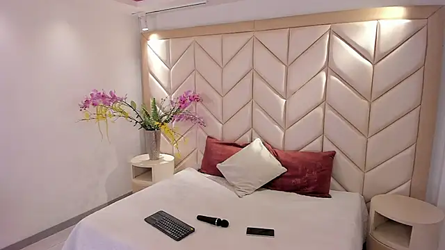 Snapshot of BarbieMonet chatting on 20, 12, 2025 BarbieMonet online show from 20, 12, 2025