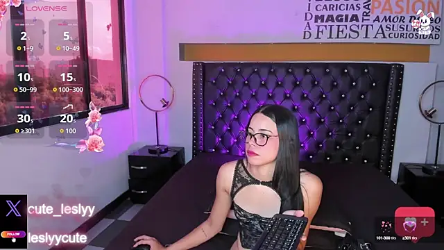 Snapshot of lesly_cutee chatting on 24, 9, 2025 lesly cutee online show from 24, 9, 2025