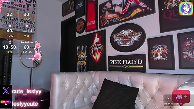 Snapshot of lesly_cutee chatting on 19, 11, 2025 lesly cutee online show from 19, 11, 2025