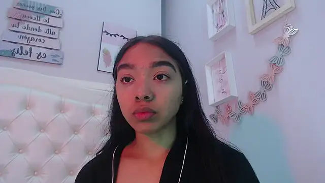 pocahontamoon online show from 24, 9, 2025