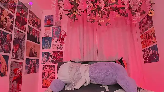 FluffyMelons online show from 7, 6, 2026