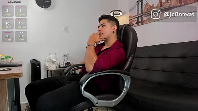 Snapshot of _Juanes chatting on 26, 10, 2025  Juanes online show from 26, 10, 2025