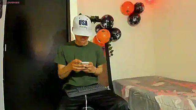 Snapshot of kenan_2601 chatting on 4, 10, 2025 kenan 2601 online show from 4, 10, 2025