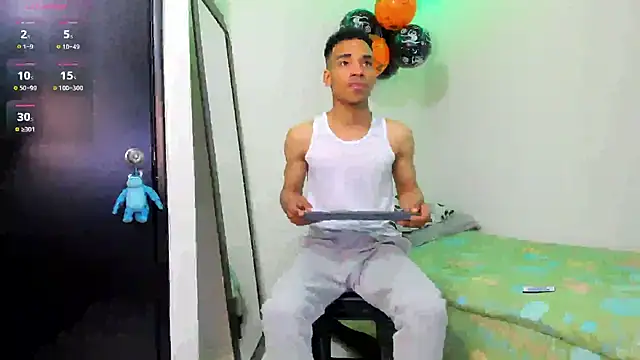 Snapshot of kenan_2601 chatting on 8, 10, 2025 kenan 2601 online show from 8, 10, 2025