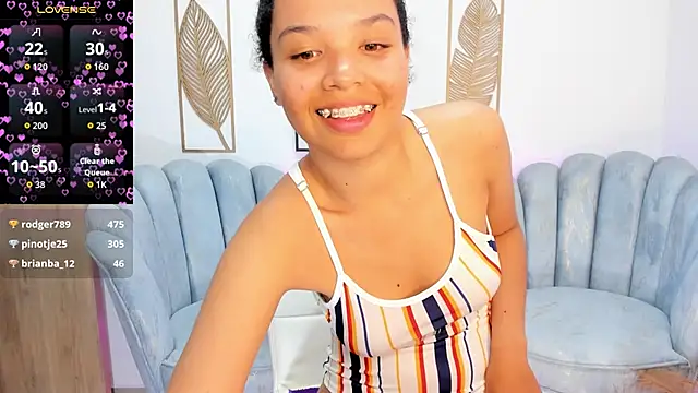 Snapshot of Ayshel_cooperr chatting on 12, 9, 2025 Ayshel cooperr online show from 12, 9, 2025