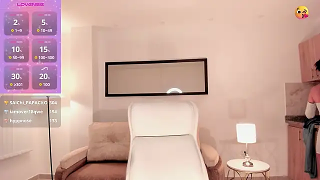 Snapshot of Ayshel_cooperr chatting on 11, 10, 2025 Ayshel cooperr online show from 11, 10, 2025