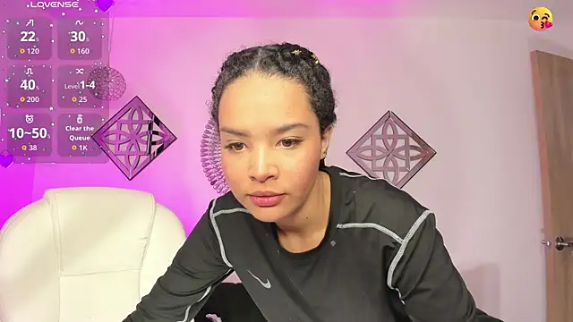 Snapshot of Ayshel_cooperr chatting on 18, 10, 2025 Ayshel cooperr online show from 18, 10, 2025