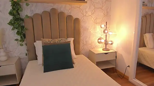 Zafiro22  online show from 23, 12, 2025