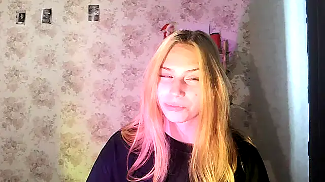 Snapshot of ClaireLaSweet chatting on 22, 9, 2025 ClaireLaSweet online show from 22, 9, 2025